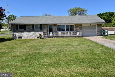 15 Orchard View Dr, Manchester, PA 17345