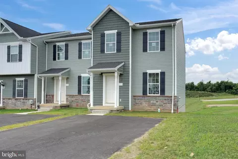 91 Holstein Dr #177, Hanover, PA 17331