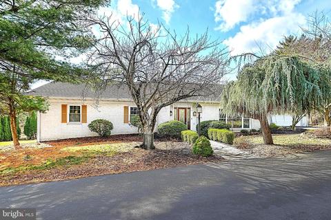 693 Washington Ave, Hanover, PA 17331