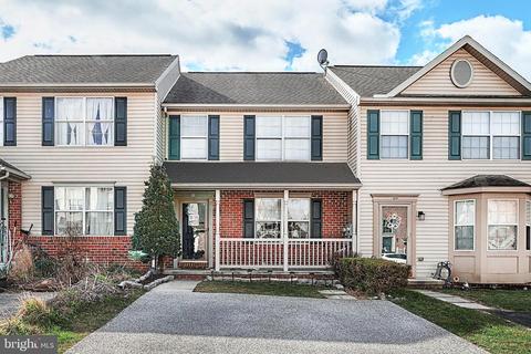 111 Sara Ln, Hanover, PA 17331