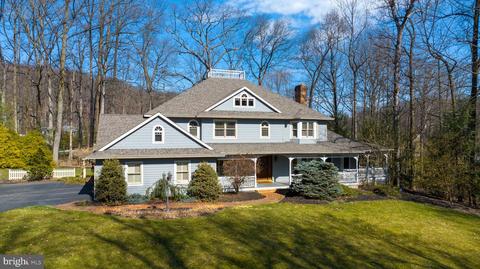 1985 High Rock Ln, York, PA 17406