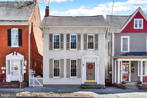 222 Frederick St, Hanover, PA 17331