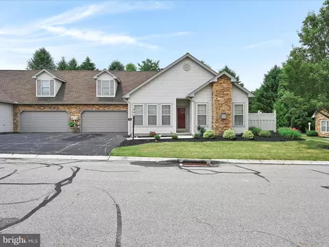 62 Wethersfield Dr, New Freedom, PA 17349