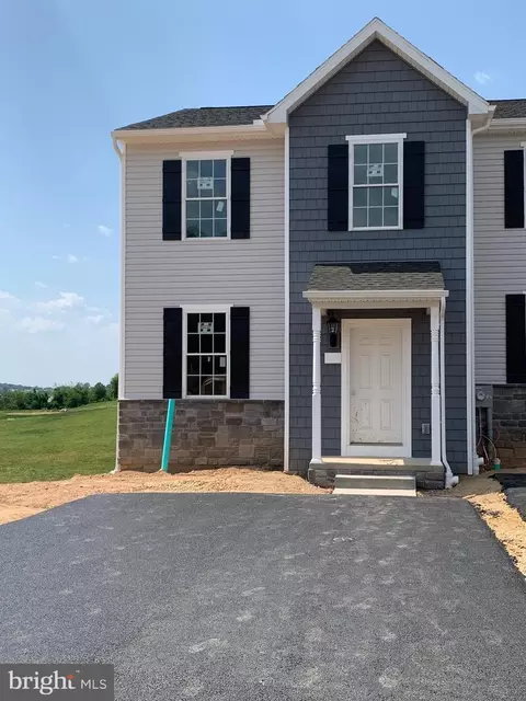 113 Holstein Dr #166, Hanover, PA 17331