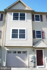 530 Kentwell Dr, York, PA 17406