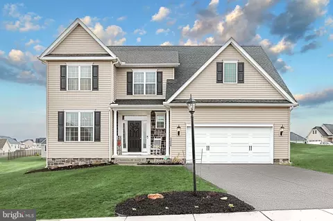 1320 Maple Ln, Hanover, PA 17331