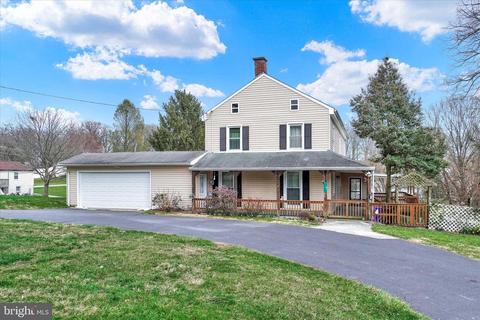 5 Singer Rd, New Freedom, PA 17349