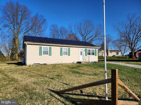 1852 Red Wing Ln, Dover, PA 17315