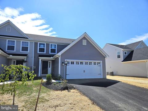 7451 Saint Patrick Ct, Abbottstown, PA 17301