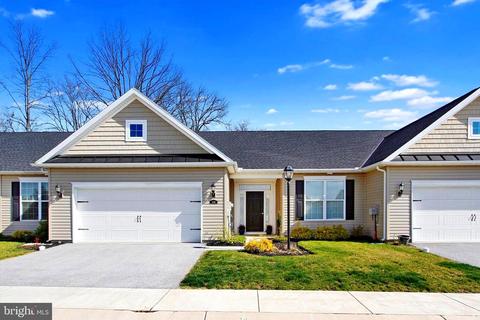 648 Cypress Dr, Hanover, PA 17331