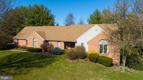 1420 Brittany Dr, York, PA 17404
