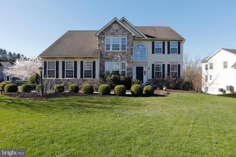 1230 Oakwood Ln, York, PA 17403