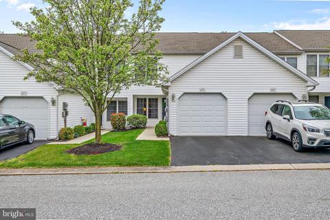 671 Mallard Dr #1C, Etters, PA 17319
