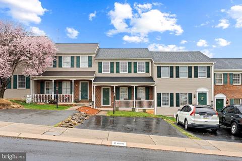 2405 Woodmont Dr, York, PA 17404