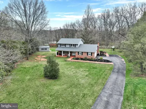 1440 Donna Ln, Dover, PA 17315