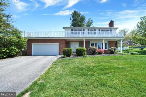 485 Quaker Dr, York, PA 17402