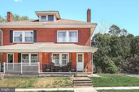 207 Pinehurst Rd, York, PA 17402