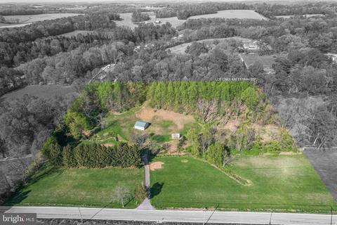 1076 W Clearview Dr, Glen Rock, PA 17327