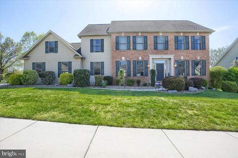 118 Pin Oak Dr, New Cumberland, PA 17070