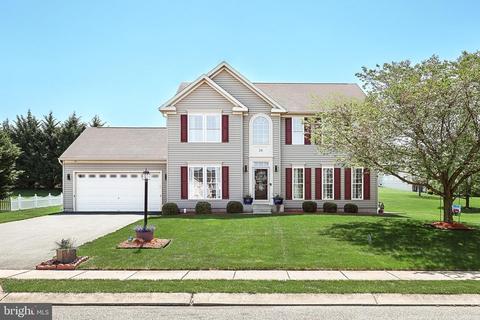 26 Saint Georgia Dr, Hanover, PA 17331