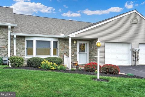 2491 Pin Oak Dr, York, PA 17406