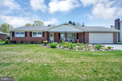 2730 Carnegie Rd, York, PA 17402