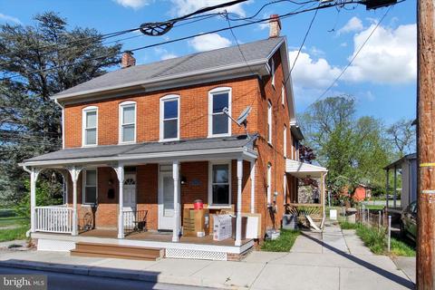 5 Boundary Ave, Hanover, PA 17331