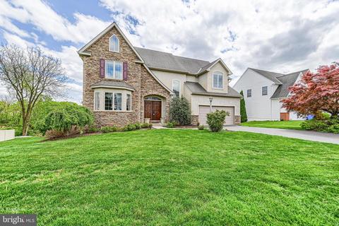 829 Nightlight Dr, York, PA 17402