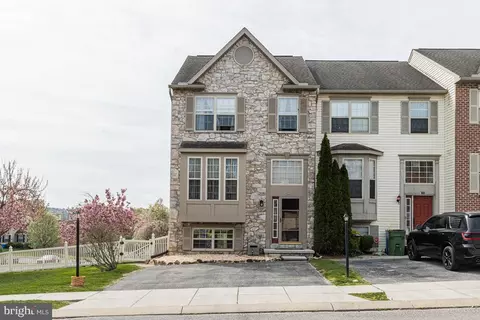 1260 Wanda Dr, Hanover, PA 17331