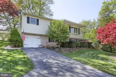 50 Locust Cir, Etters, PA 17319