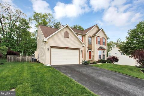 515 Lakeview Dr, Spring Grove, PA 17362