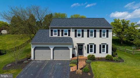 613 Kenyon Dr, Red Lion, PA 17356