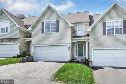 2396 E Slater Hill Ln E #13, York, PA 17406
