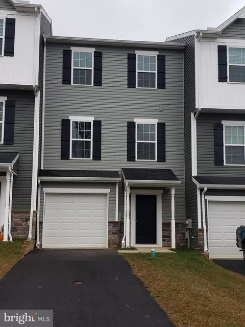 104 Holstein Dr #45, Hanover, PA 17331