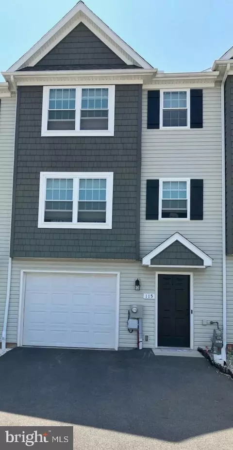 115 Kentwell Dr, York, PA 17406