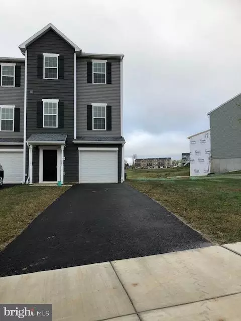 112 Holstein Dr #49, Hanover, PA 17331