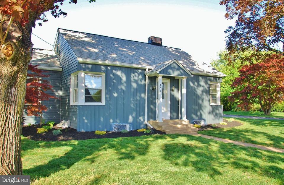  159 Bond St, New Freedom, PA 17349 photo 2