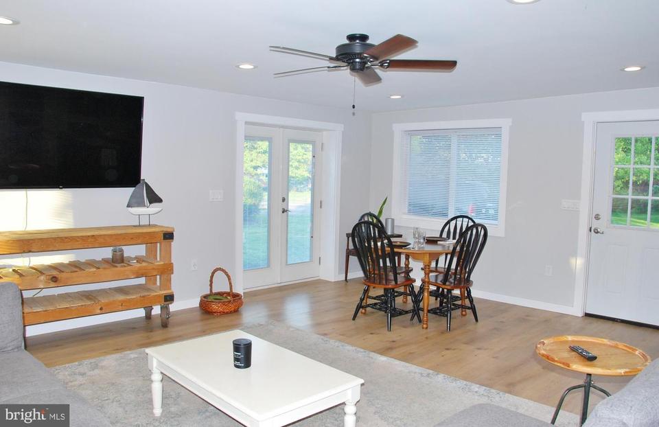  159 Bond St, New Freedom, PA 17349 photo 5