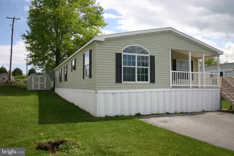 172 5th St, Thomasville, PA 17364
