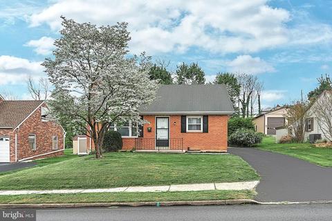 1222 W College Ave, York, PA 17404