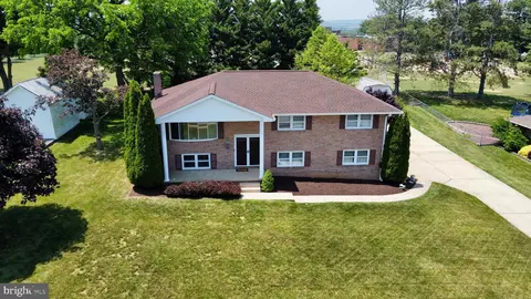 6 Friar Rd, York, PA 17408