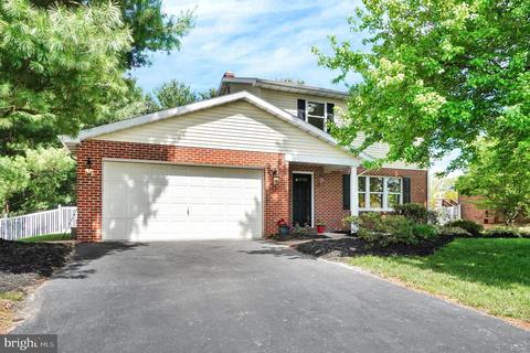 2737 Willapa Dr, Dover, PA 17315