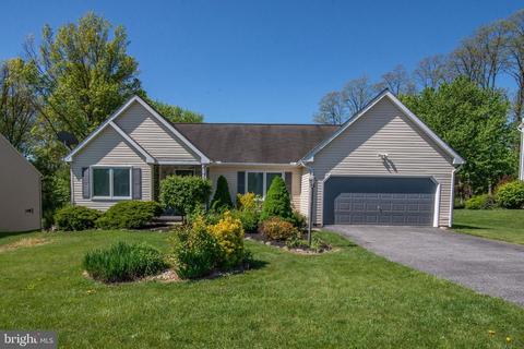 112 Cranbrook Dr, Dover, PA 17315