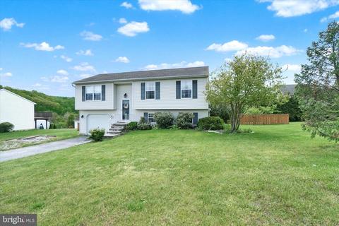 155 Asbury Ct, Mount Wolf, PA 17347