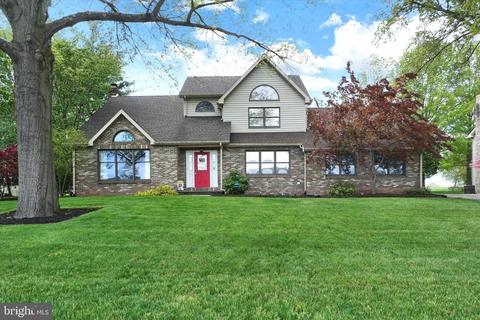 2960 Persimmon Dr, York, PA 17404