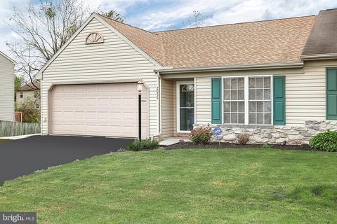 2059 Wyatt Cir, Dover, PA 17315