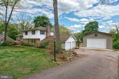 295 N Brookwood Dr N, York, PA 17403