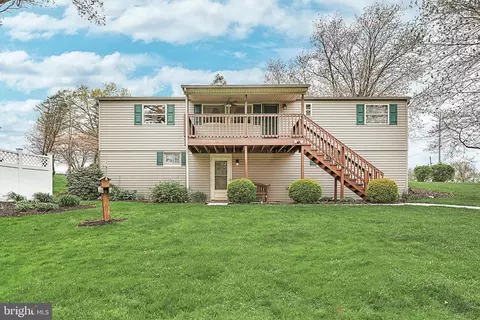 4090 E Berlin Rd, Thomasville, PA 17364