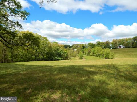 25 Godfrey Rd, Felton, PA 17322