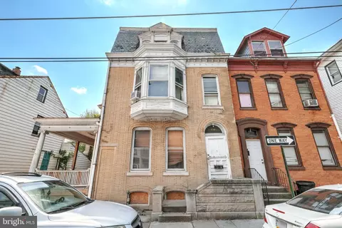 228 E 230 E Philadelphia St, York, PA 17404